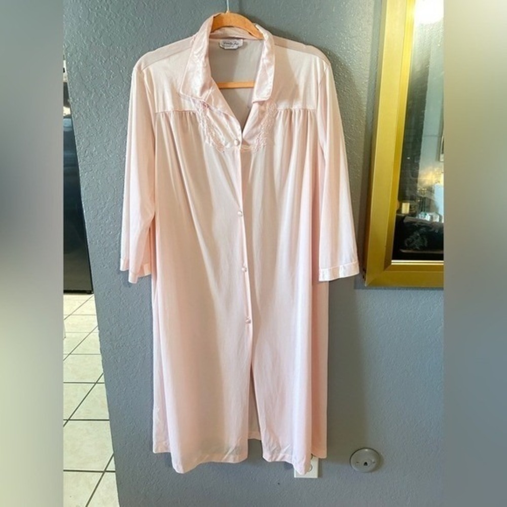 Vanity Fair Vintage Pink Silky Satin Like Nightgown Lace Coquette LARGE